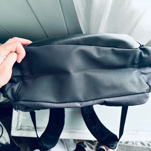 NWT Penguin Odell Collection Backpack / Black - Picture 7 of 16